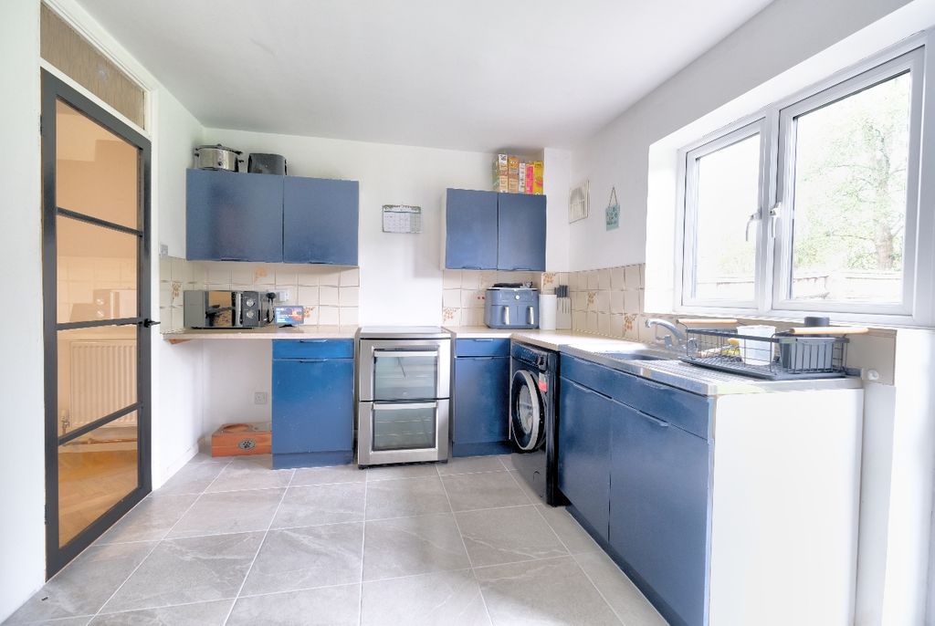 Property photo 2 of 13 Kitchen