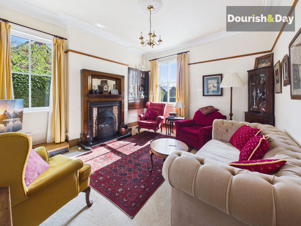 Property photo 3 of 55