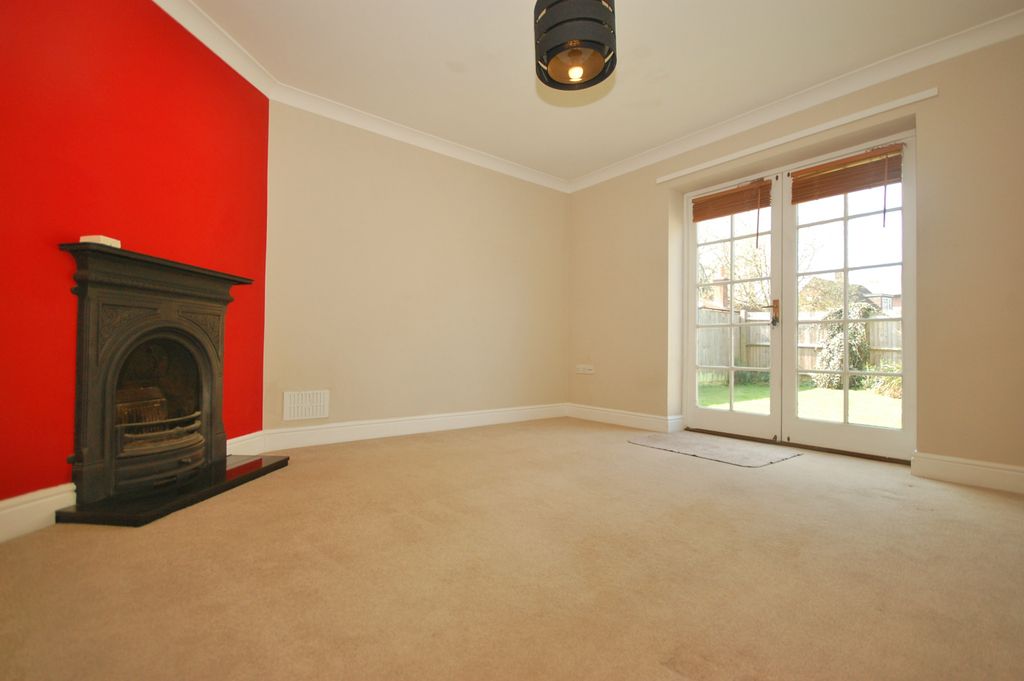Property photo 3 of 8