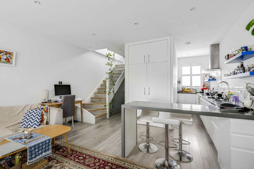 Property photo 2 of 3