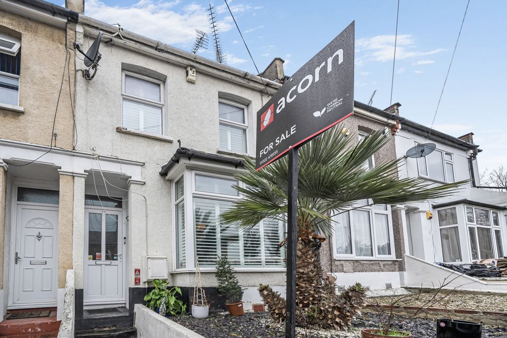 Property photo 1 of 16 External