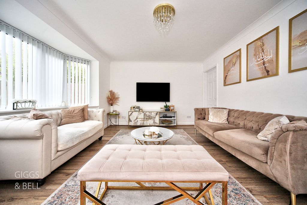 Property photo 3 of 28 4406732