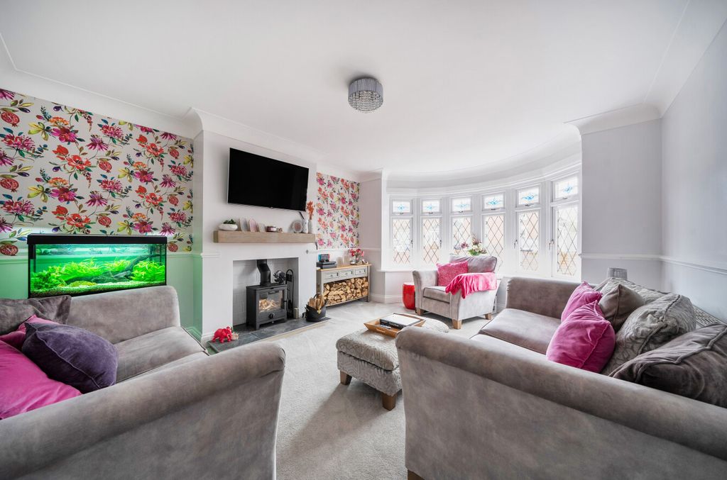 Property photo 2 of 18 1409785-13-69849c...