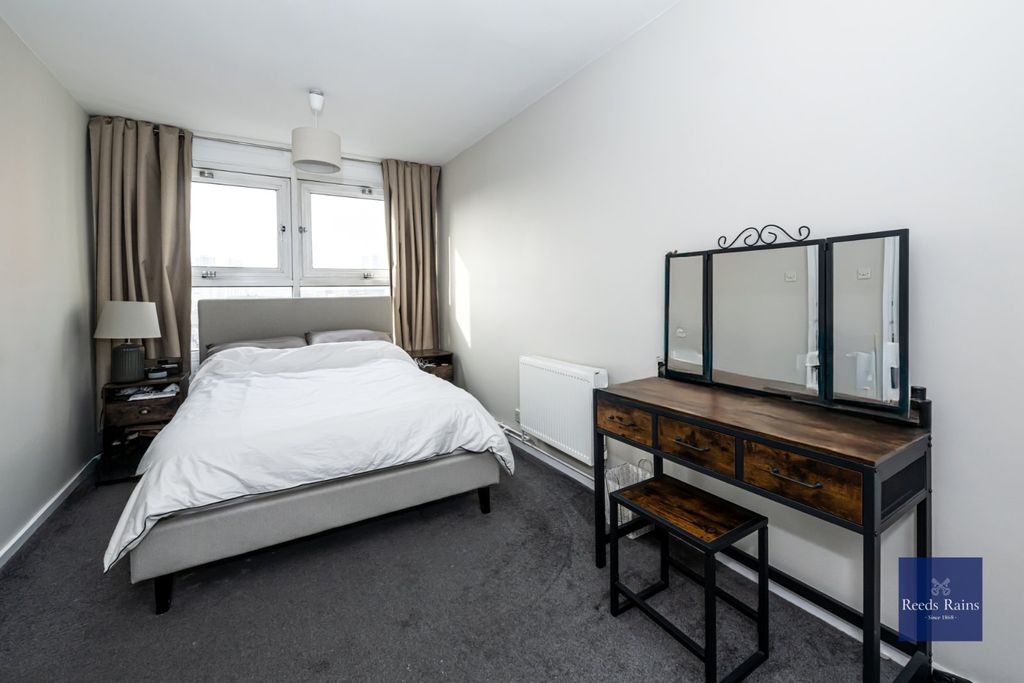 Property photo 2 of 11 Bedroom