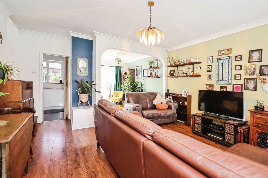 Property photo 3 of 17