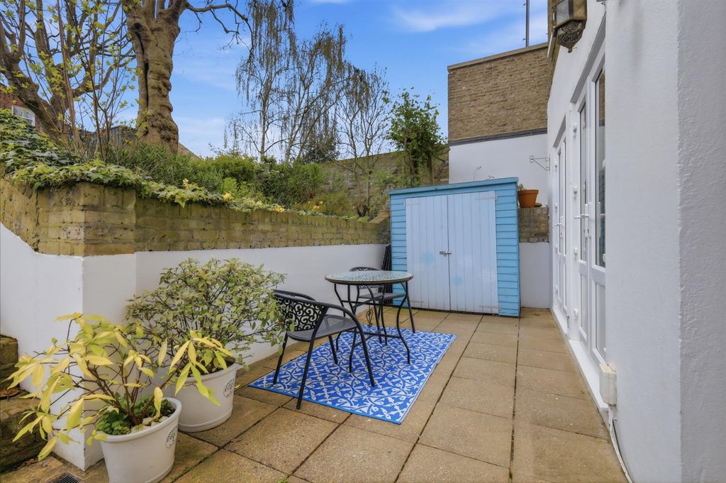 Property photo 3 of 18 3