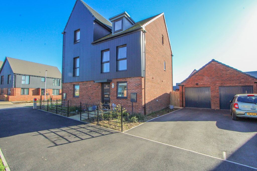 Property photo 1 of 24