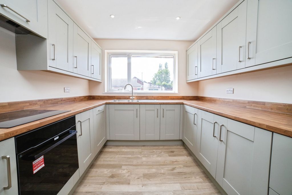 Property photo 2 of 15 Pbox-Img.Jpg