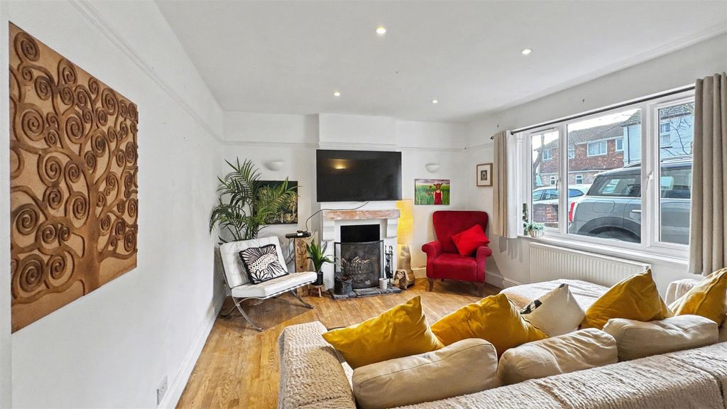 Property photo 2 of 11 Lounge/Diner