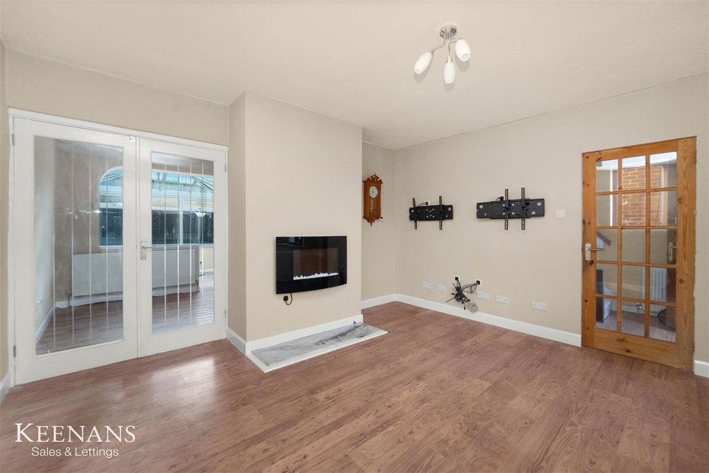 Property photo 3 of 33 3.Jpg