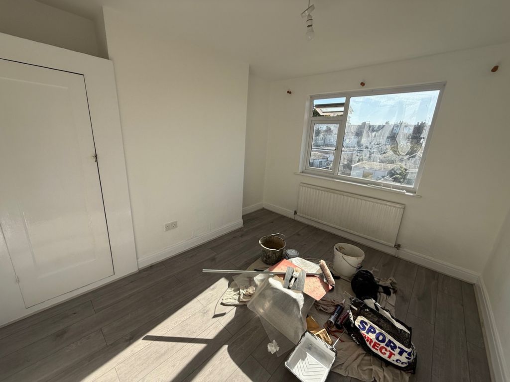 Property photo 3 of 7 Gallery