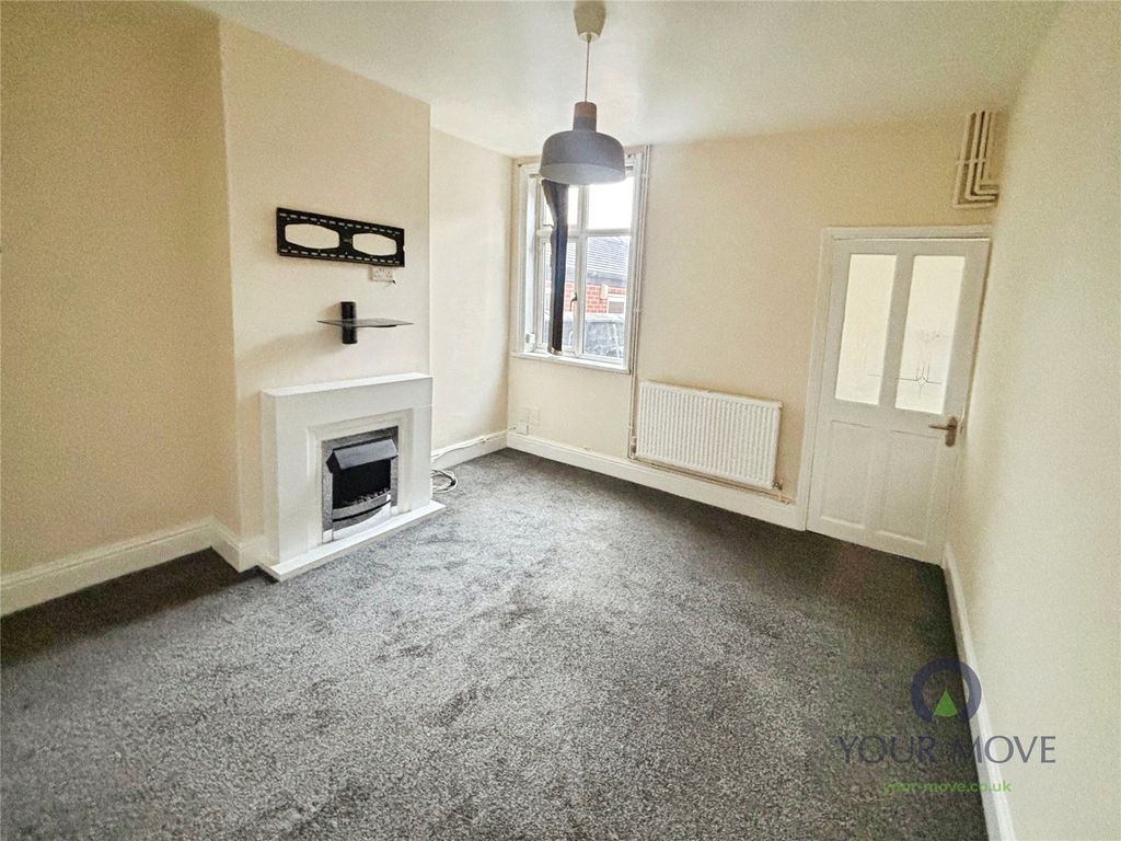 Property photo 3 of 11 Living Room