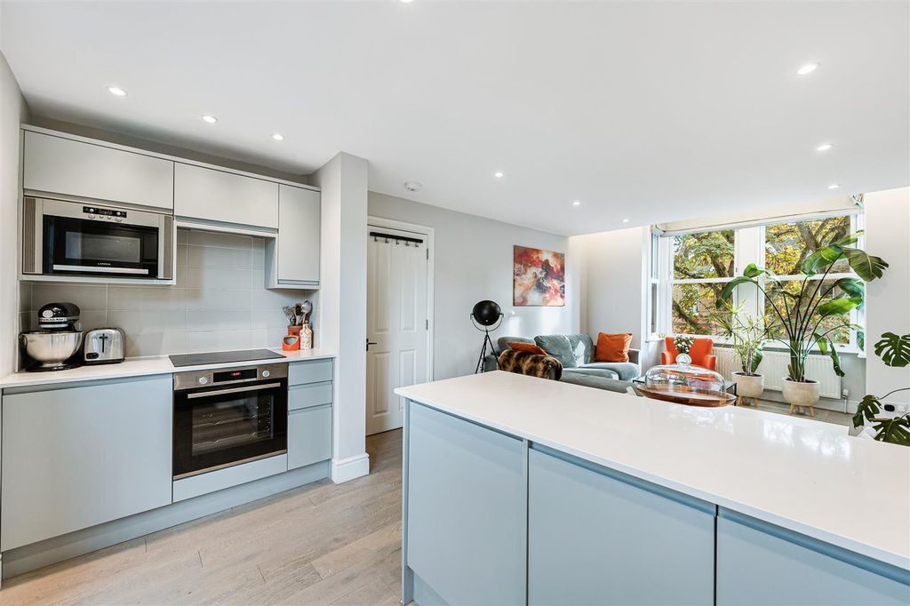 Property photo 3 of 15 Grafton Road-8.Jpg