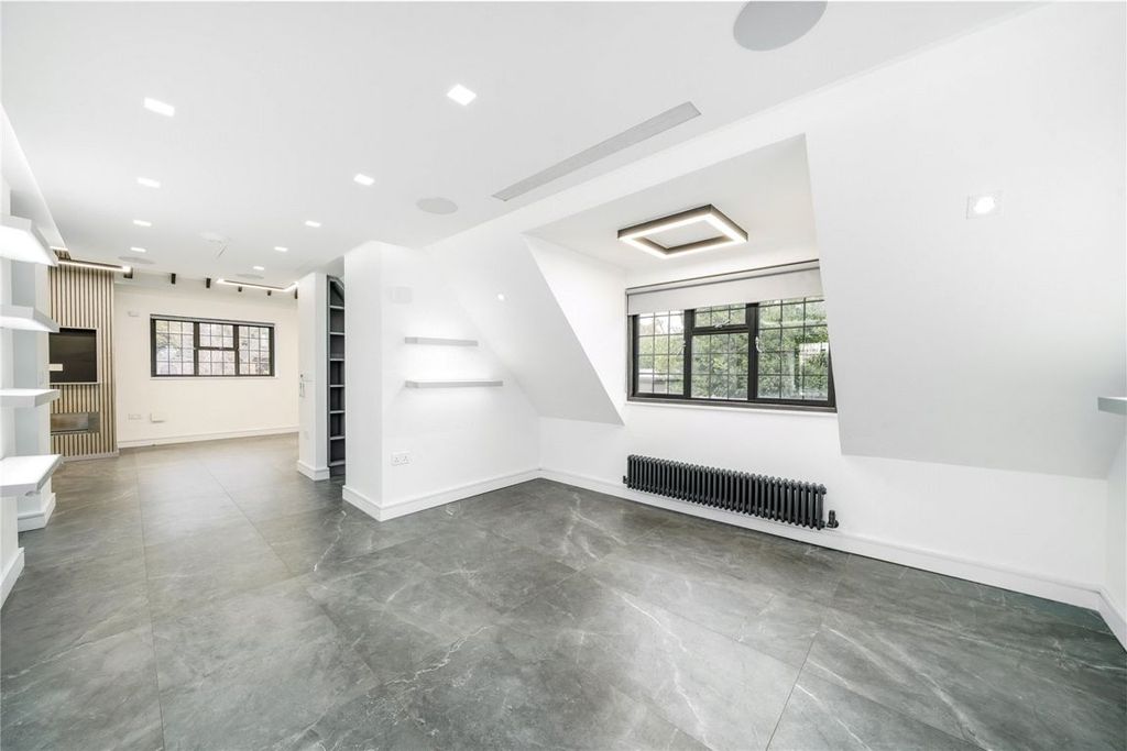 Additional image 11 of 3 bed flat to rentBeech Hill Avenue, Hadley Wood EN4