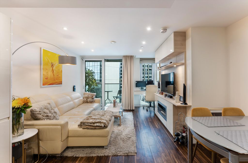 Property photo 2 of 17 Image