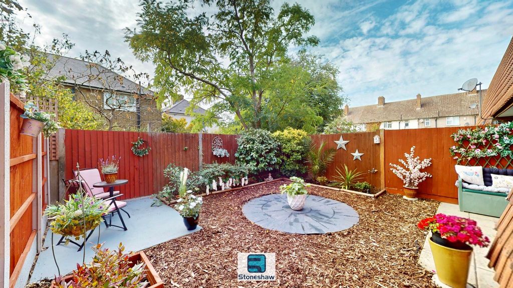 Property photo 3 of 25