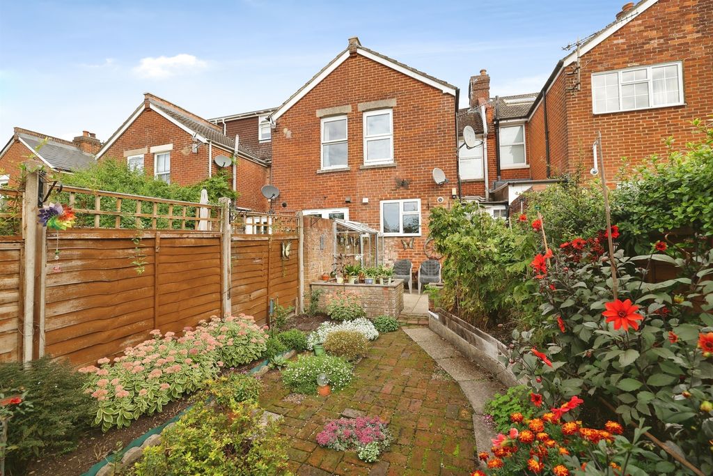 Property photo 2 of 13