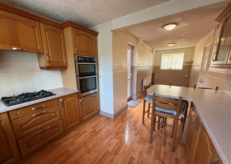 Property photo 1 of 11 Kitchen