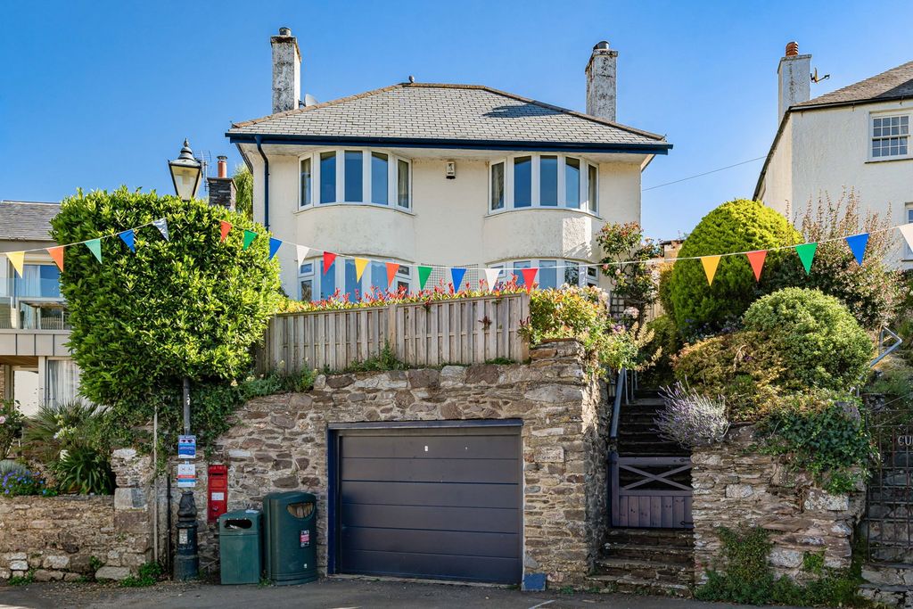 Property photo 1 of 23