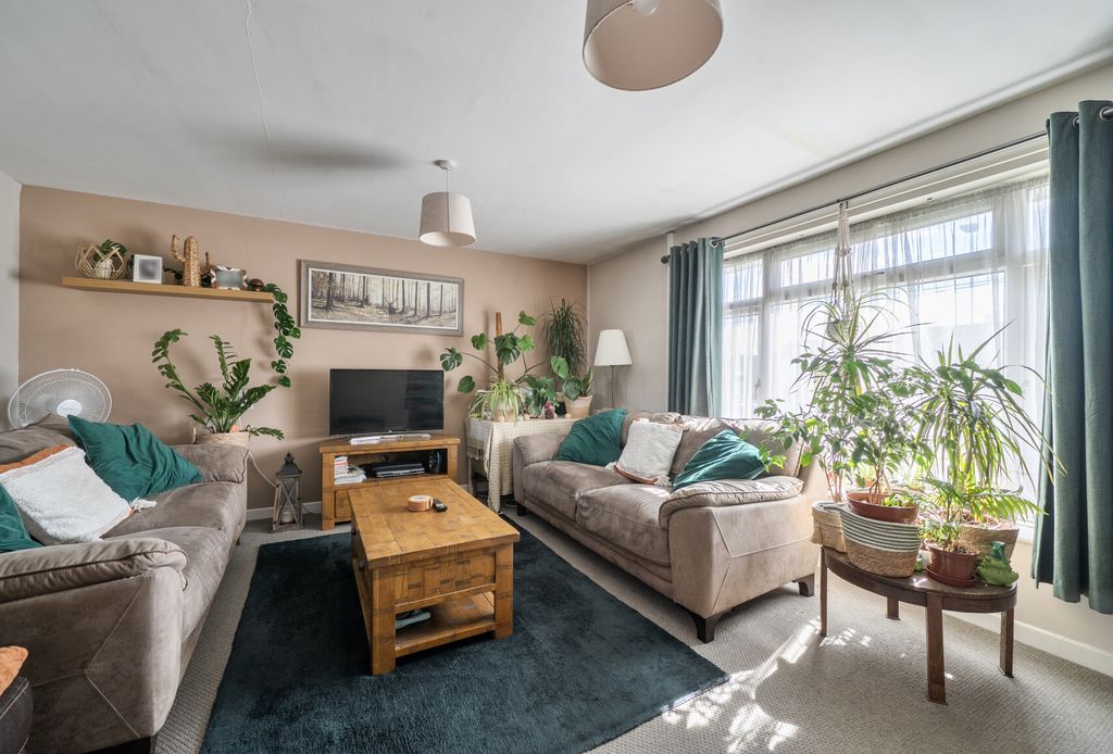 Property photo 3 of 10 1459734-18-6A0F30...