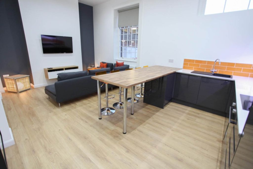 Property photo 3 of 23