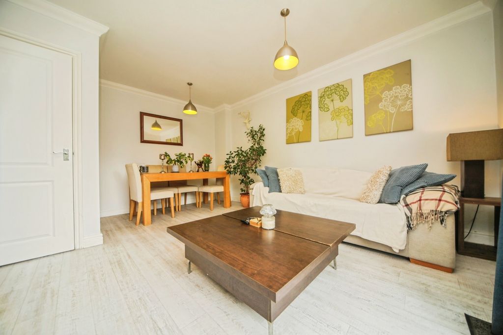 Property photo 2 of 19 Pbox-Img.Jpg
