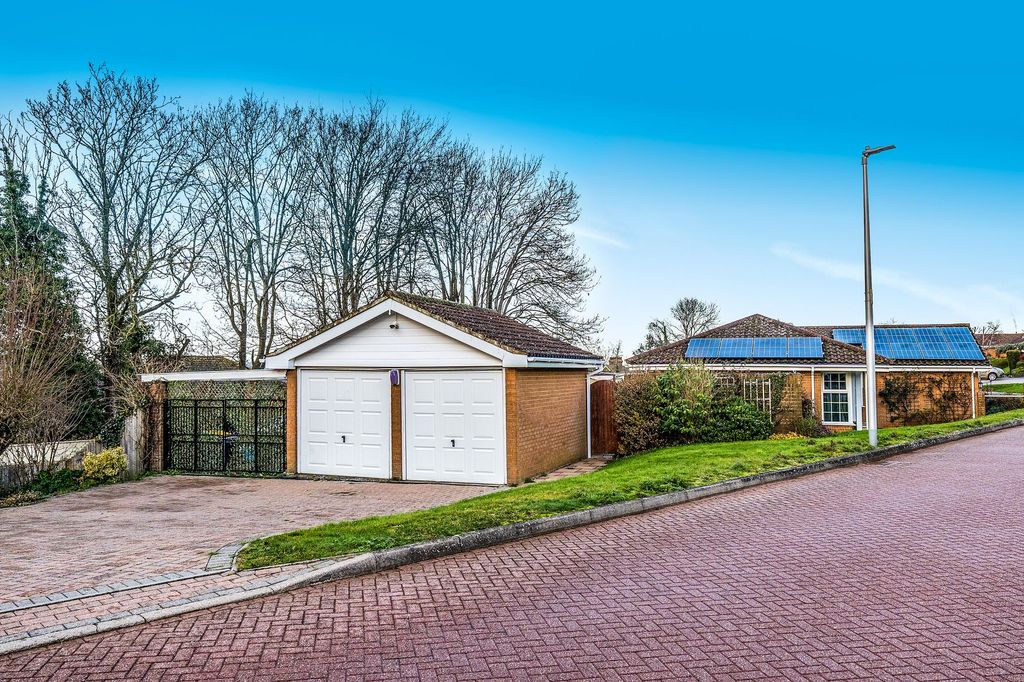 Property photo 2 of 23