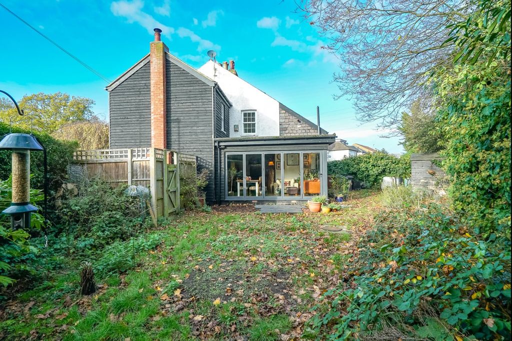 Property photo 2 of 20