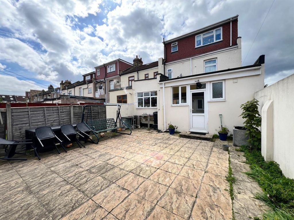 Property photo 2 of 15 02.Jpg