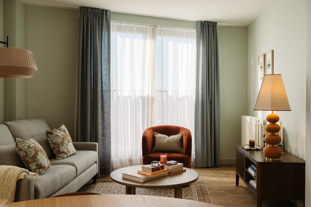 Property photo 2 of 22 Image