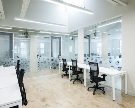 Property photo 2 of 4 Workstations