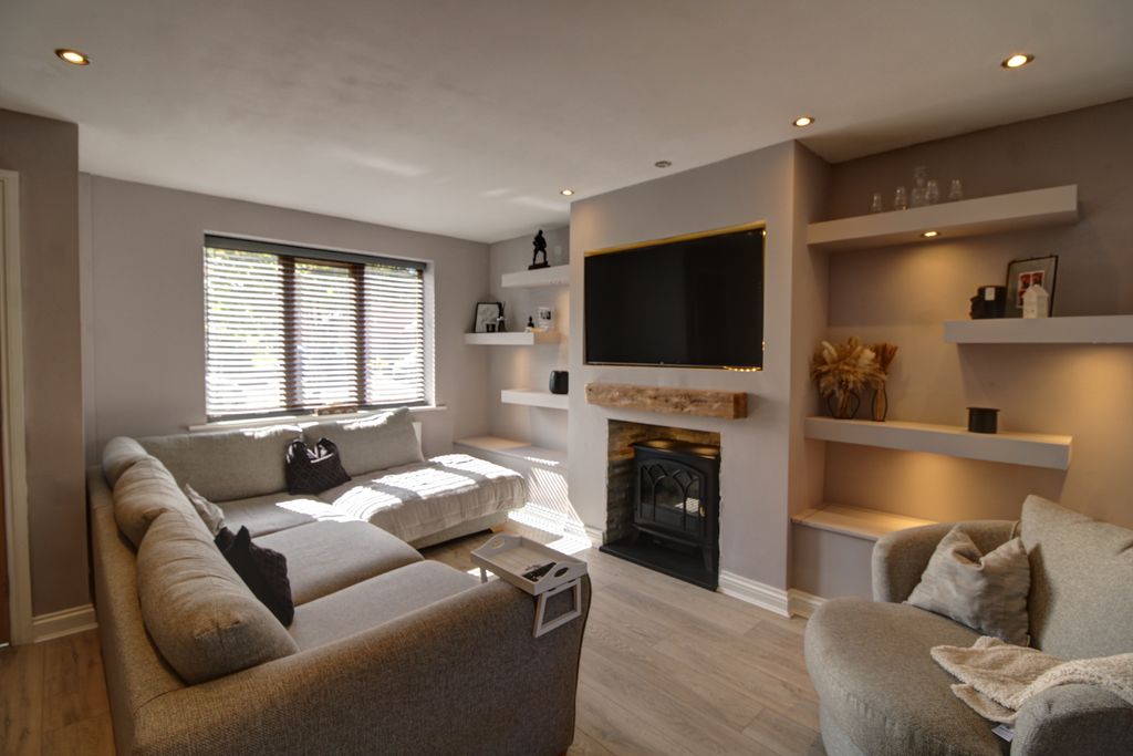 Property photo 2 of 17 2