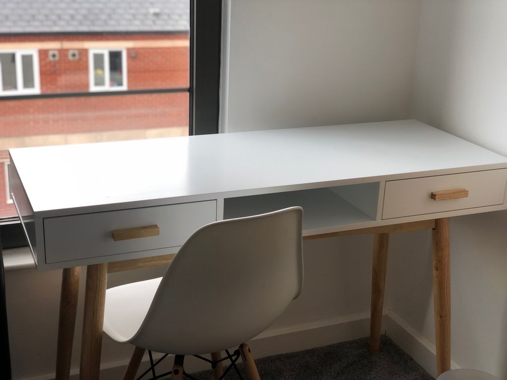Property photo 3 of 8 Reading Space