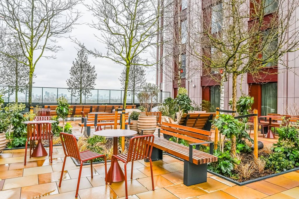 Property photo 1 of 35