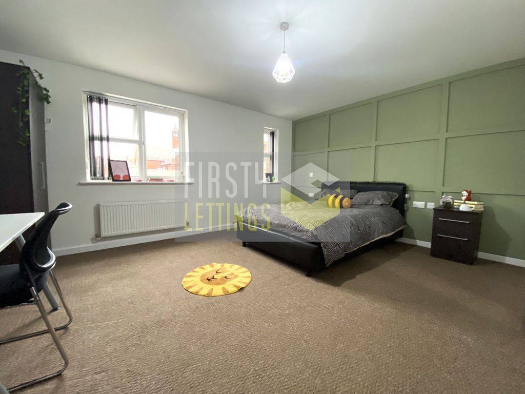 Property photo 1 of 19 Photo 17
