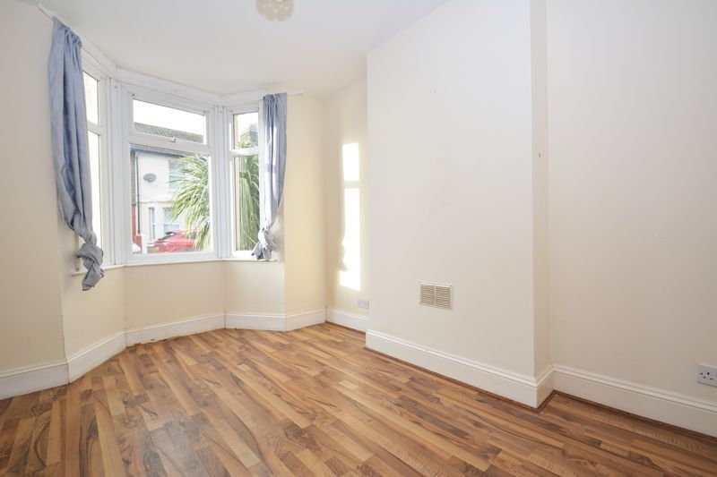 Property photo 2 of 9 Photo 8