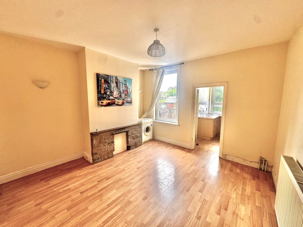 Property photo 3 of 9