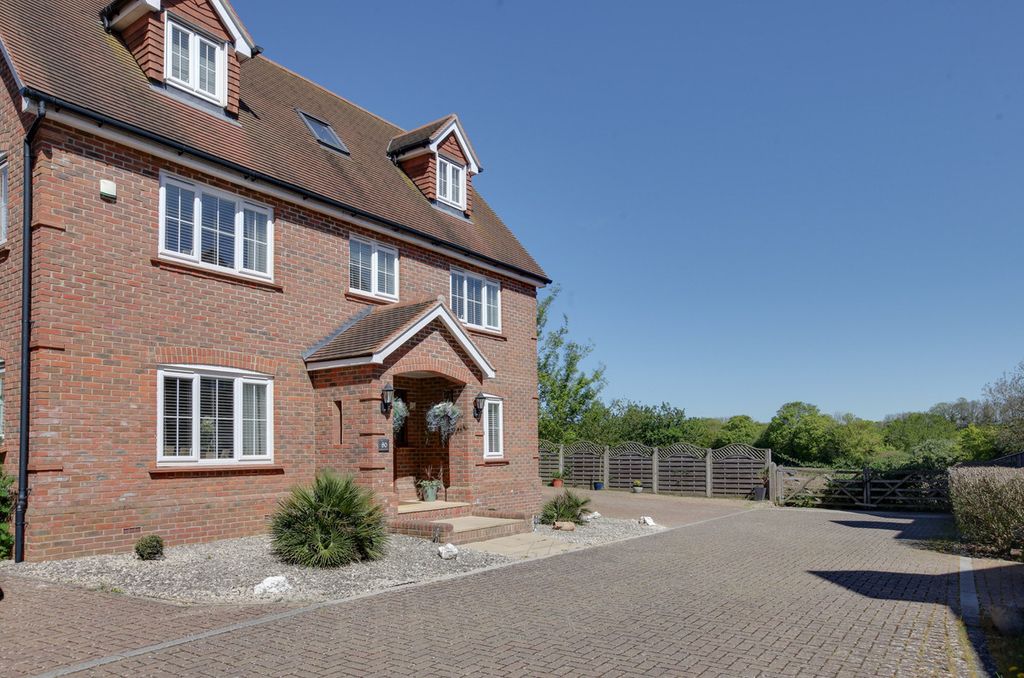 Property photo 1 of 46