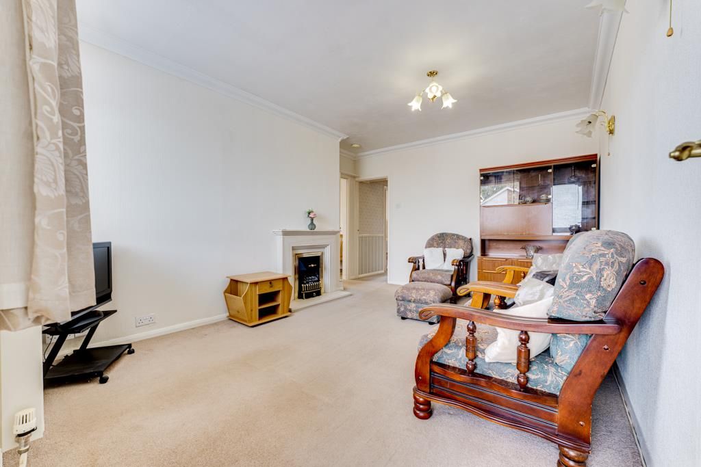 Property photo 3 of 24 15 Bedford Close, Barton Seagrave-10.Jpg