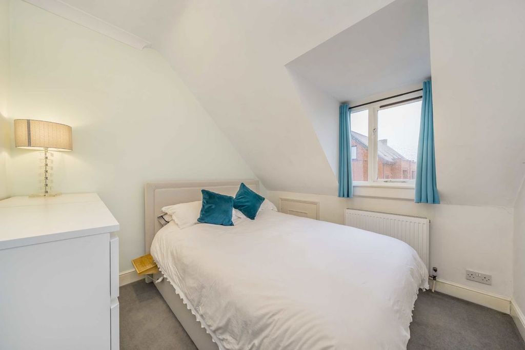 Property photo 3 of 4