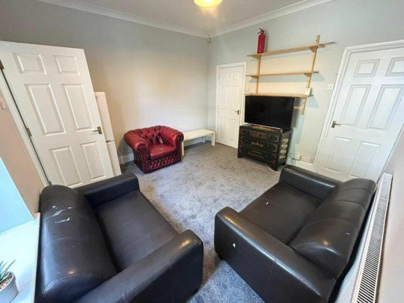 Property photo 2 of 10 9061100.Jpg