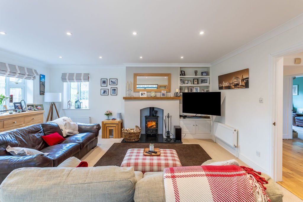 Property photo 3 of 15 Sitting Room