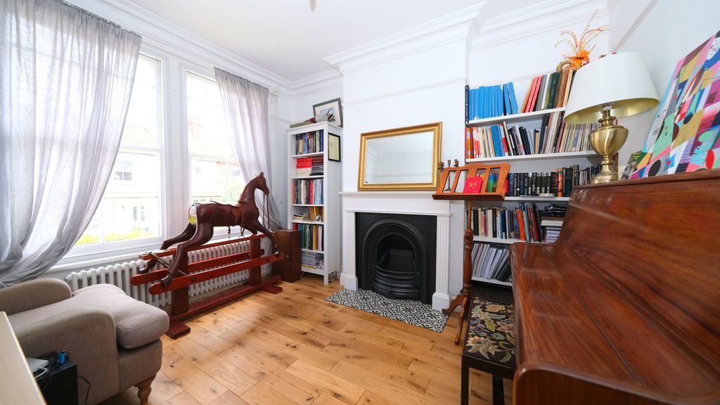 Property photo 2 of 17