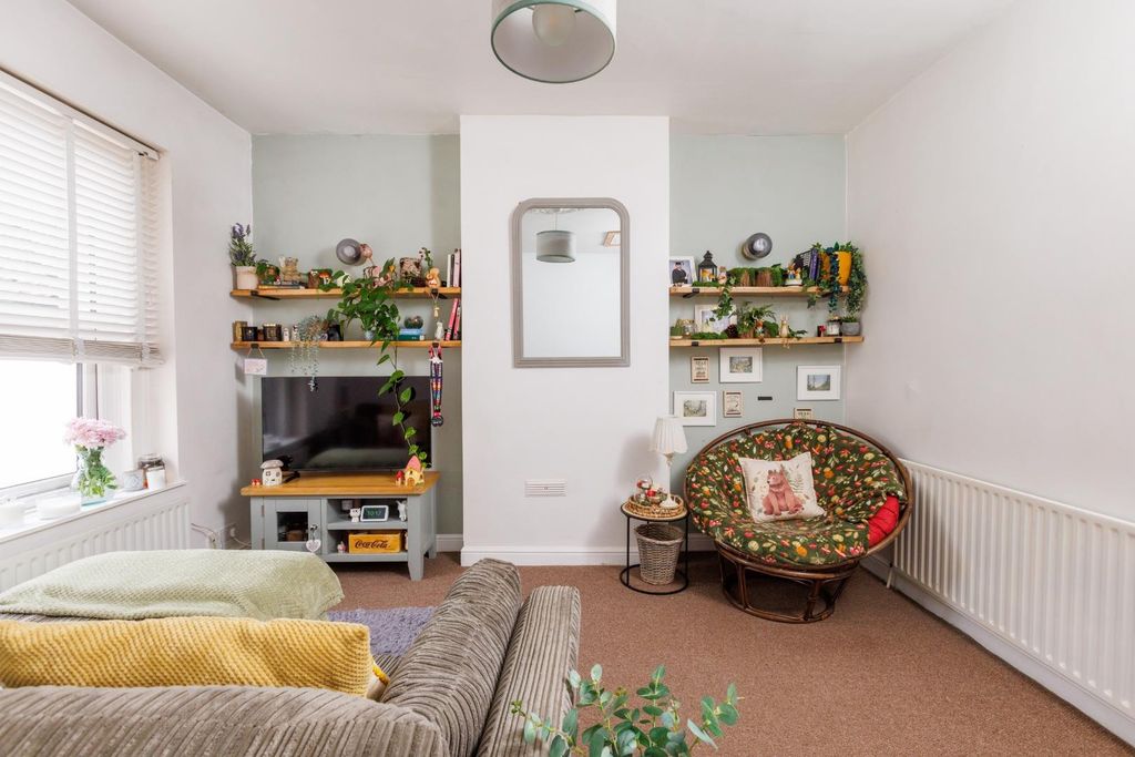 Property photo 1 of 13 Fff 14 Laurel Street-7.Jpg