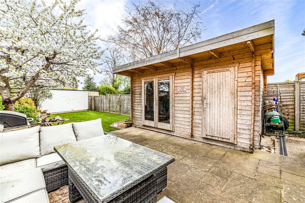 Property photo 2 of 22 Picture No. 23