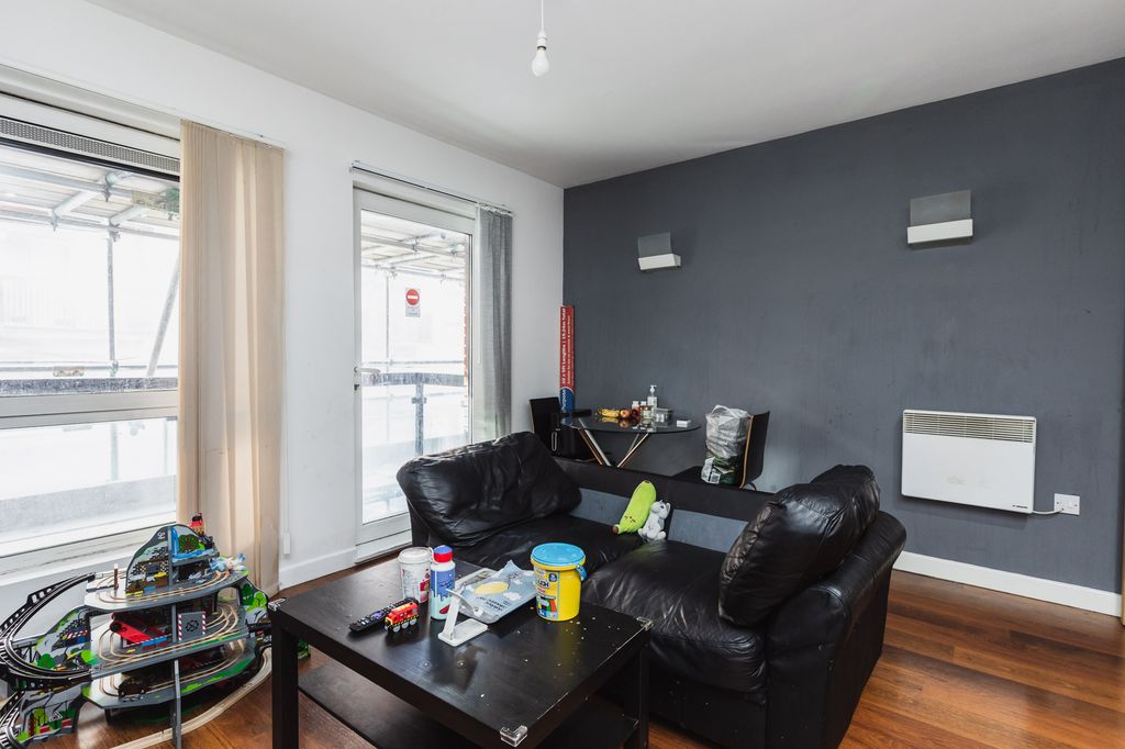 Property photo 3 of 12