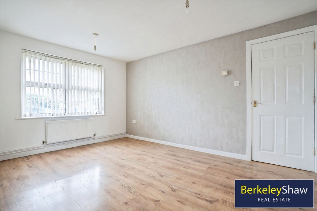 Property photo 2 of 14 Lounge