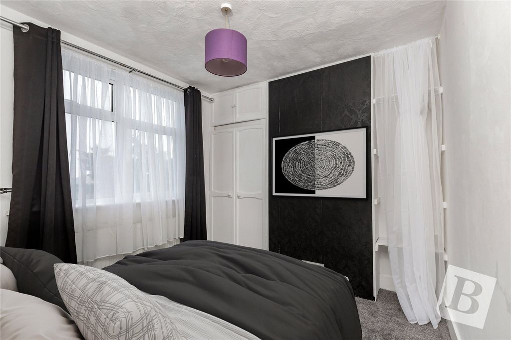 Property photo 2 of 26 Bedroom