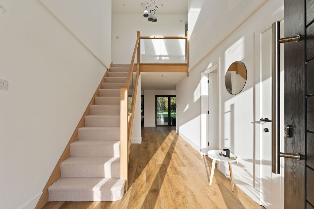 Property photo 3 of 32