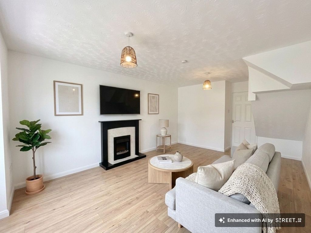 Property photo 2 of 23